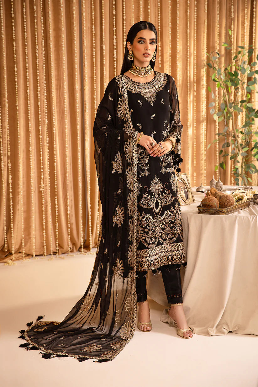 Black suit paired with light green orgenza dupatta. Can be done in any  colour combination and size. #blacksuit#salwaarsuit#punjabistyle#p... |  Instagram